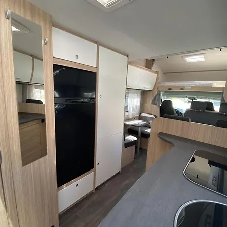 Autocaravana 6 *