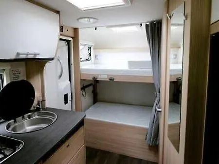 Autocaravana 6 Campo de lujo Málaga